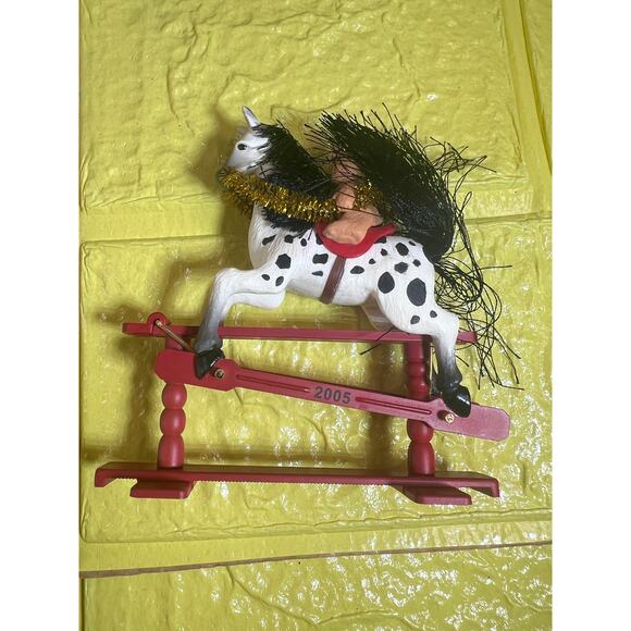 Hallmark Keepsake Ornament A Pony For Christmas 2005 8th In The Series New IOB - Picture 5 of 10